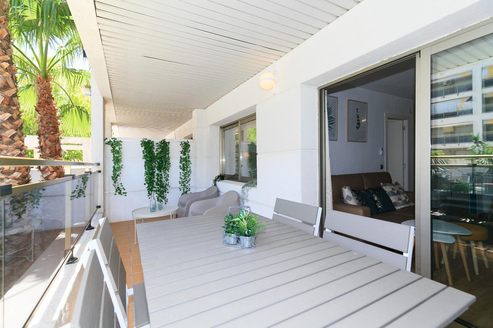 Uhc Michelangelo Apartments Salou Room photo