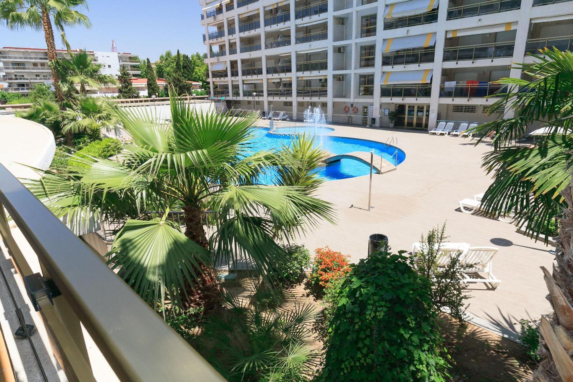 Uhc Michelangelo Apartments Salou Room photo